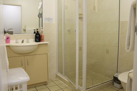 Airlie Apartments - Accommodation Main Beach 1