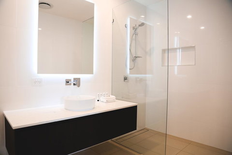 Iconic Kirra Beach Resort - Accommodation Main Beach 10