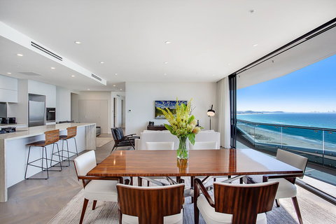 Iconic Kirra Beach Resort - Accommodation Main Beach 25