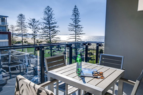 Iconic Kirra Beach Resort - Accommodation Main Beach 17