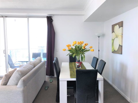 Beach Stay - Ocean & Riverview Resort Chevron Renaissance Central Surfers Paradise - Accommodation Main Beach 4