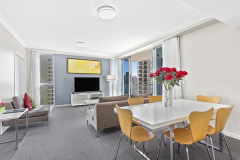 Beach Stay - Ocean & Riverview Resort Chevron Renaissance Central Surfers Paradise - Accommodation Main Beach 10