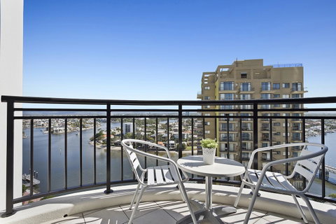 Beach Stay - Ocean & Riverview Resort Chevron Renaissance Central Surfers Paradise - Accommodation Main Beach 13