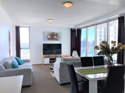 Beach Stay - Ocean & Riverview Resort Chevron Renaissance Central Surfers Paradise - Accommodation Main Beach 17
