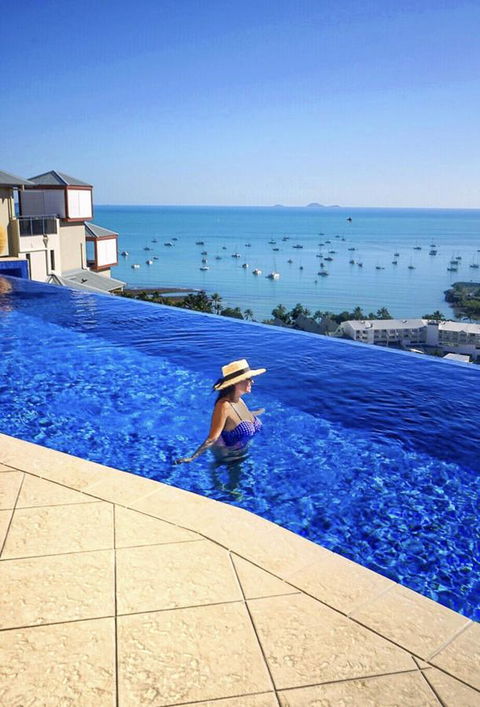 Pinnacles - Accommodation Main Beach 1