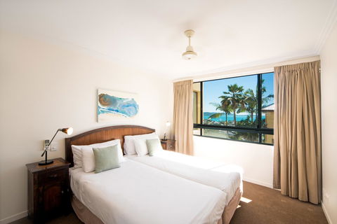 Pinnacles - Accommodation Main Beach 15