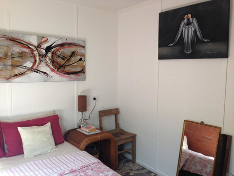 XYL Pets Friendly Seaside Boutique Guesthouse - Accommodation Main Beach 13