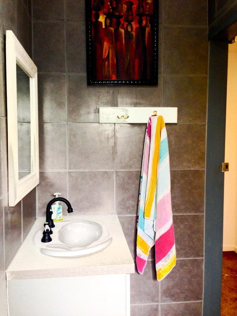 XYL Pets Friendly Seaside Boutique Guesthouse - Accommodation Main Beach 4