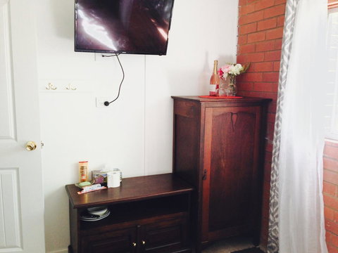 XYL Pets Friendly Seaside Boutique Guesthouse - Accommodation Main Beach 12