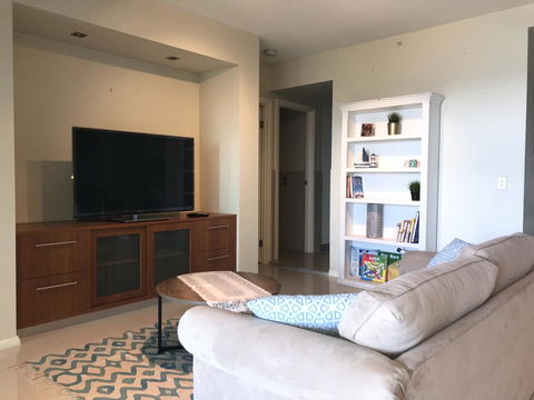 Proximity Waterfront Apartments - Accommodation Main Beach 20