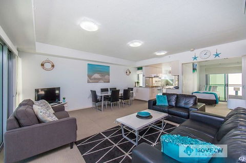 Proximity Waterfront Apartments - Accommodation Main Beach 26