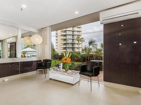 Sunbird Beach Resort Main Beach - Accommodation Main Beach 44