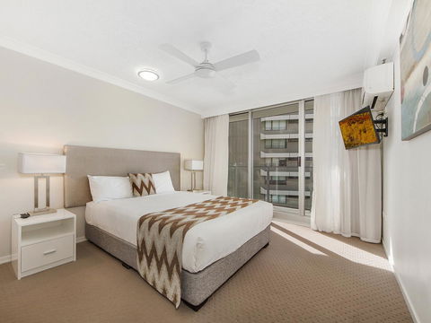 Sunbird Beach Resort Main Beach - Accommodation Main Beach 24