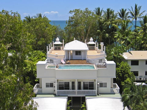 Sarayi Boutique Hotel - Accommodation Main Beach 32