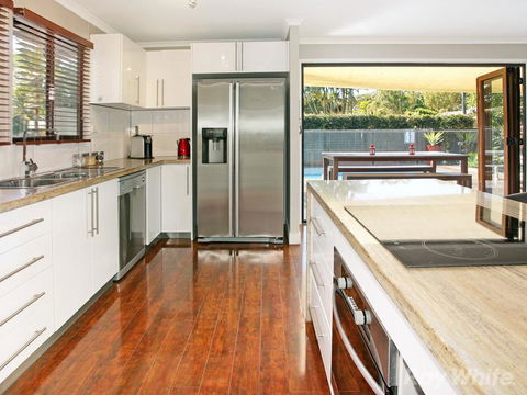 Beach House On Jones Parade, Central Coolum Beach - Accommodation Main Beach 5