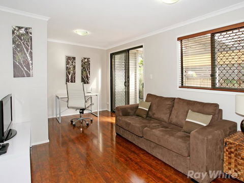 Beach House On Jones Parade, Central Coolum Beach - Accommodation Main Beach 8