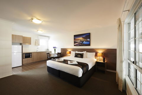 Takalvan Motel - Accommodation Main Beach 0