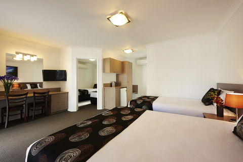 Takalvan Motel - Accommodation Main Beach 2