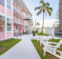 The Pink Hotel Coolangatta - Accommodation Main Beach