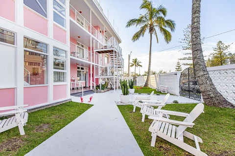 The Pink Hotel Coolangatta - Accommodation Main Beach 0