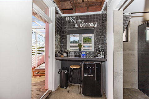 The Pink Hotel Coolangatta - Accommodation Main Beach 32