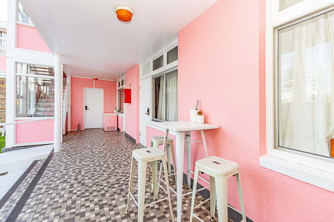 The Pink Hotel Coolangatta - Accommodation Main Beach 3