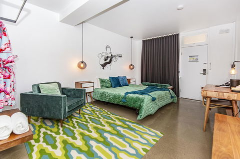 The Pink Hotel Coolangatta - Accommodation Main Beach 28
