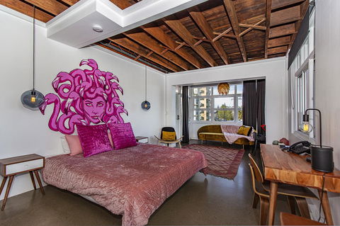 The Pink Hotel Coolangatta - Accommodation Main Beach 33