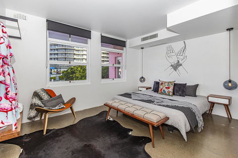The Pink Hotel Coolangatta - Accommodation Main Beach 11
