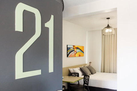 Nightcap At Emerald Star Hotel - Accommodation Main Beach 11