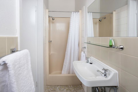 Nightcap At Emerald Star Hotel - Accommodation Main Beach 27