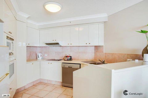 APR Private SUITES MOROC By The Beach - Accommodation Main Beach 27