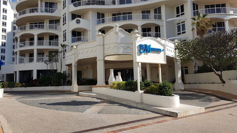 APR Private SUITES MOROC By The Beach - Accommodation Main Beach 7