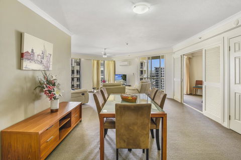 APR Private SUITES MOROC By The Beach - Accommodation Main Beach 24