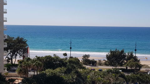 APR Private SUITES MOROC By The Beach - Accommodation Main Beach 6