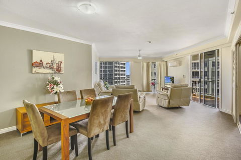 APR Private SUITES MOROC By The Beach - Accommodation Main Beach 23