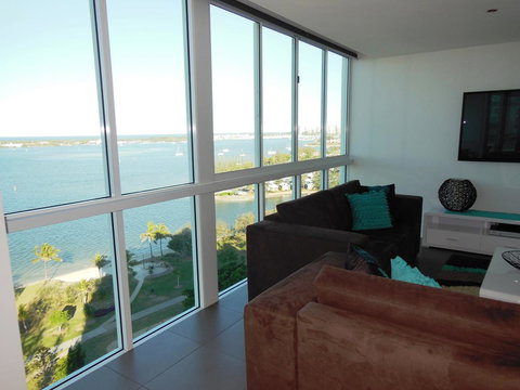 Crystal Bay On The Broadwater - Accommodation Main Beach 32