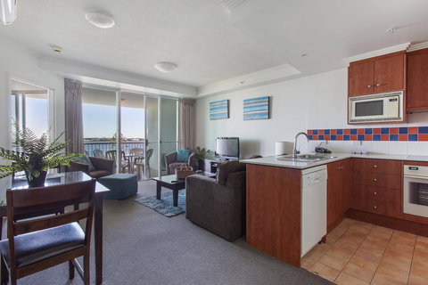 Crystal Bay On The Broadwater - Accommodation Main Beach 33