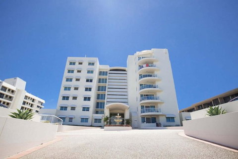Regency On The Beach - Accommodation Main Beach 13