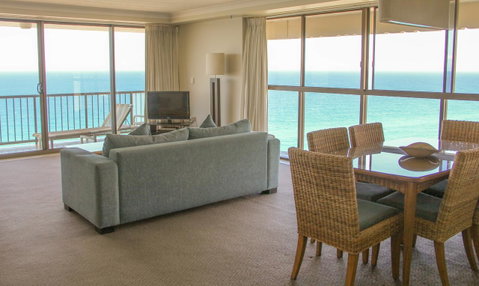 De Ville Apartments - Accommodation Main Beach 10