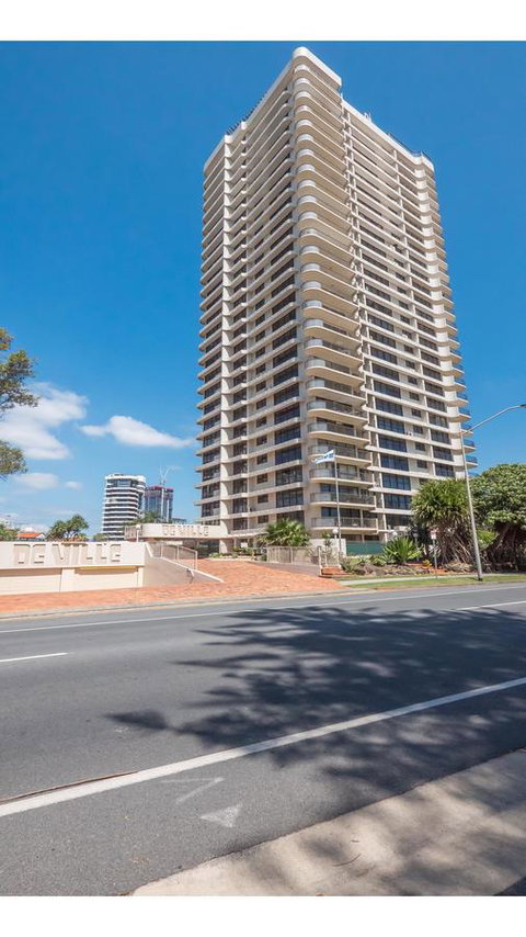 De Ville Apartments - Accommodation Main Beach 38