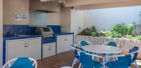 De Ville Apartments - Accommodation Main Beach 33