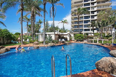 De Ville Apartments - Accommodation Main Beach 0