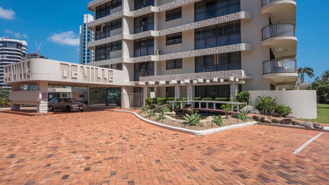 De Ville Apartments - Accommodation Main Beach 37