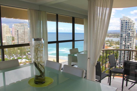 De Ville Apartments - Accommodation Main Beach 19