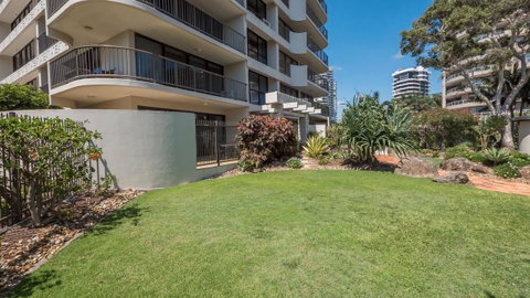 De Ville Apartments - Accommodation Main Beach 34