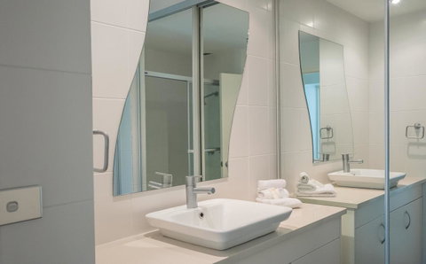 De Ville Apartments - Accommodation Main Beach 25
