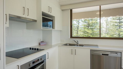De Ville Apartments - Accommodation Main Beach 20