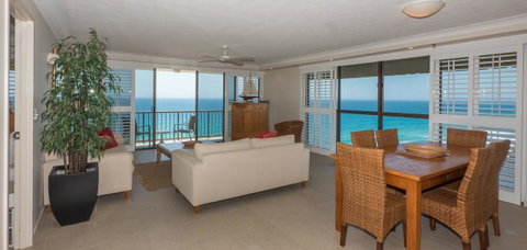 De Ville Apartments - Accommodation Main Beach 18