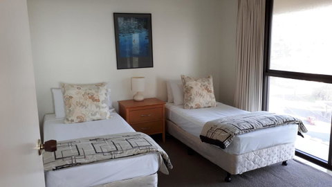De Ville Apartments - Accommodation Main Beach 6